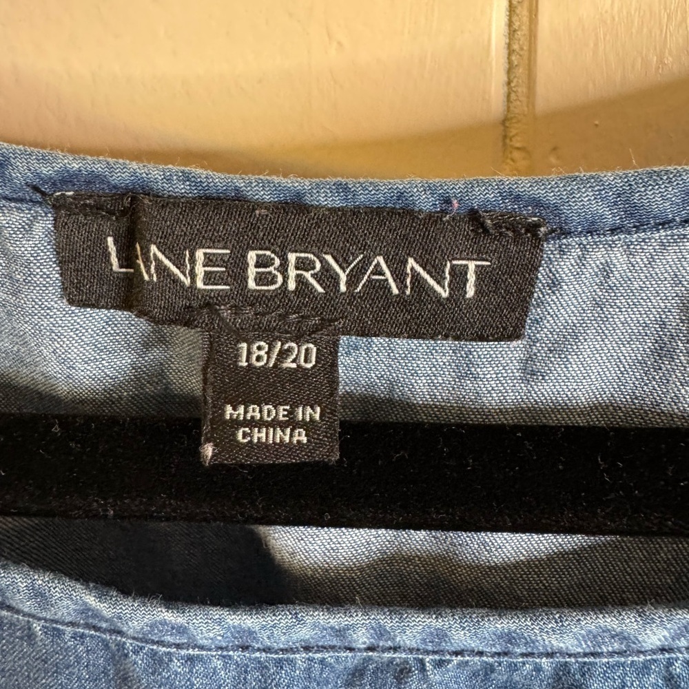 Lane Bryant Short Sleeve Chambray Top 18/20 - Picture 3 of 5